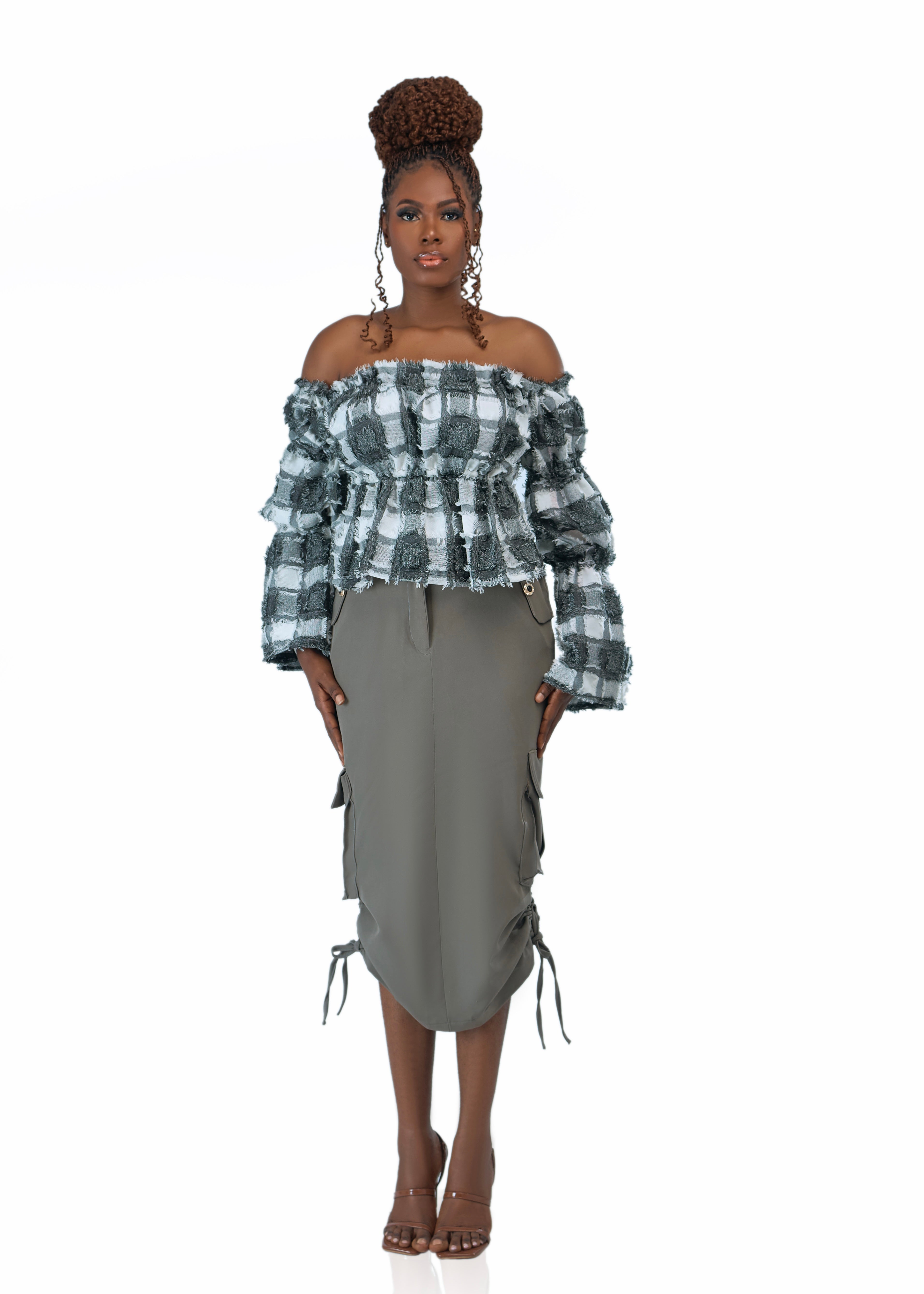 GAZE OF LUXURY FINA TOP WITH KEYHOLE CARGO SKIRT