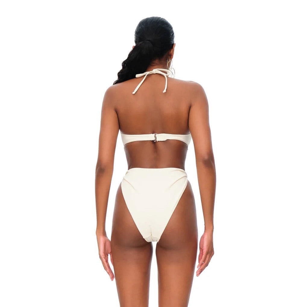 ANDREA IYAMAH GADA BIKINI
