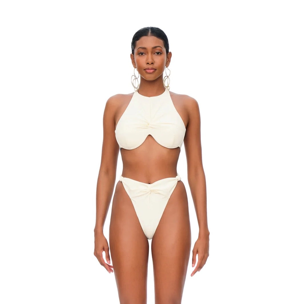 ANDREA IYAMAH GADA BIKINI